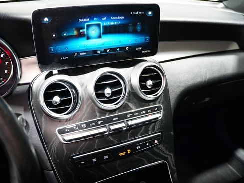 Used 2021 Mercedes-Benz GLC 300 4MATIC image 14