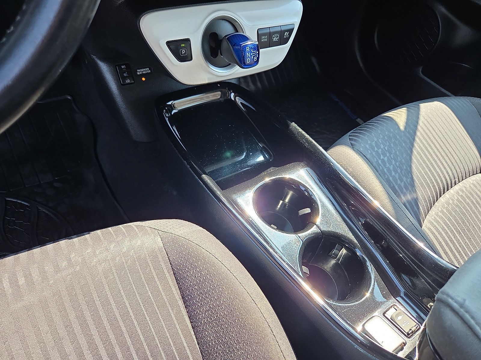 Used 2018 Toyota Prius Prime Plus FWD image 25