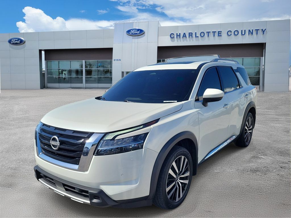 Used 2023 Nissan Pathfinder Platinum AWD/4WD image 2