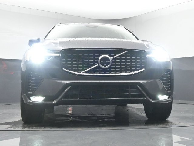 Used 2024 Volvo XC60 B5 Plus w/ Protection Package Premier AWD/4WD image 11