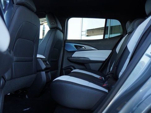 New 2025 Chevrolet Equinox EV LT image 25