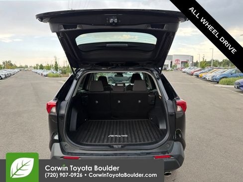Used 2021 Toyota RAV4 XLE AWD/4WD image 16