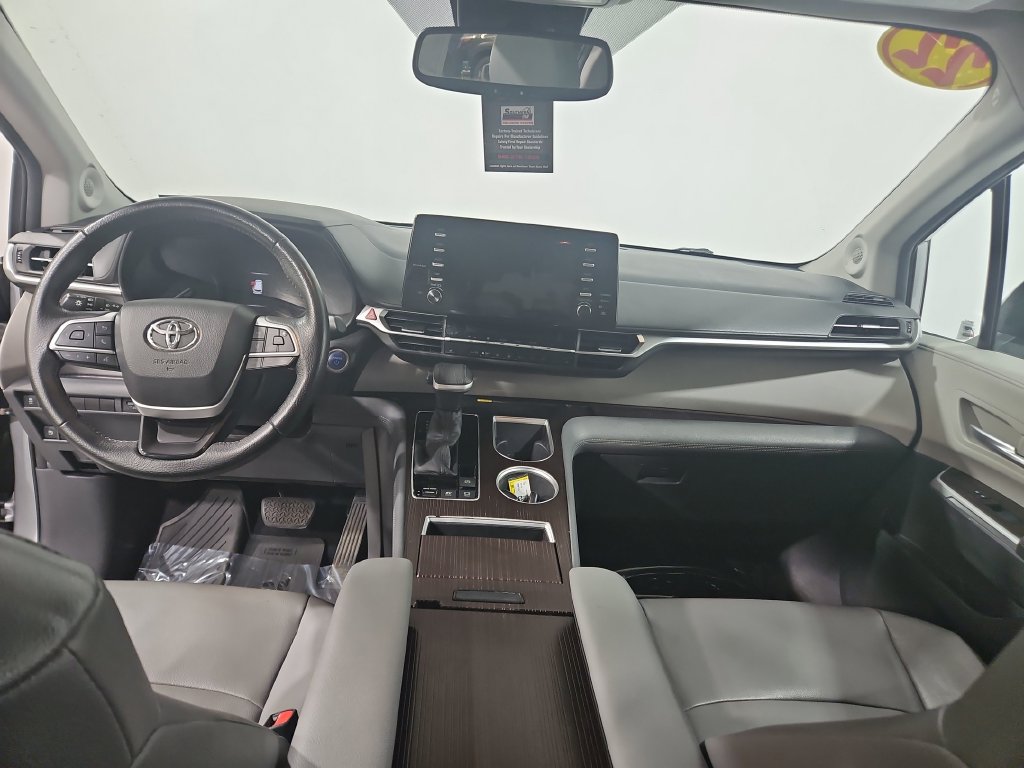Used 2022 Toyota Sienna XLE w/ XLE Plus Package AWD/4WD image 13