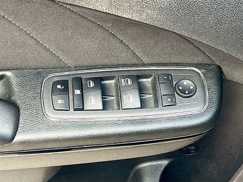 Used 2023 Dodge Charger SXT w/ Blacktop Package image 17