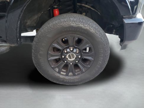 Used 2021 Ford F350 Platinum w/ Tremor Off-Road Package image 5