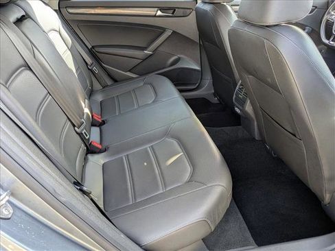 Used 2020 Volkswagen Passat 2.0T R-Line image 20