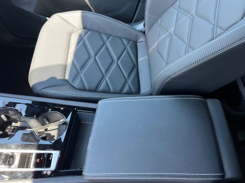 New 2024 Volkswagen Atlas Cross Sport SE image 14