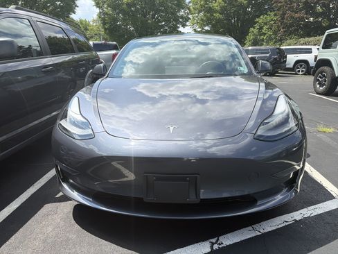 Used 2023 Tesla Model 3 Standard Range RWD image 2