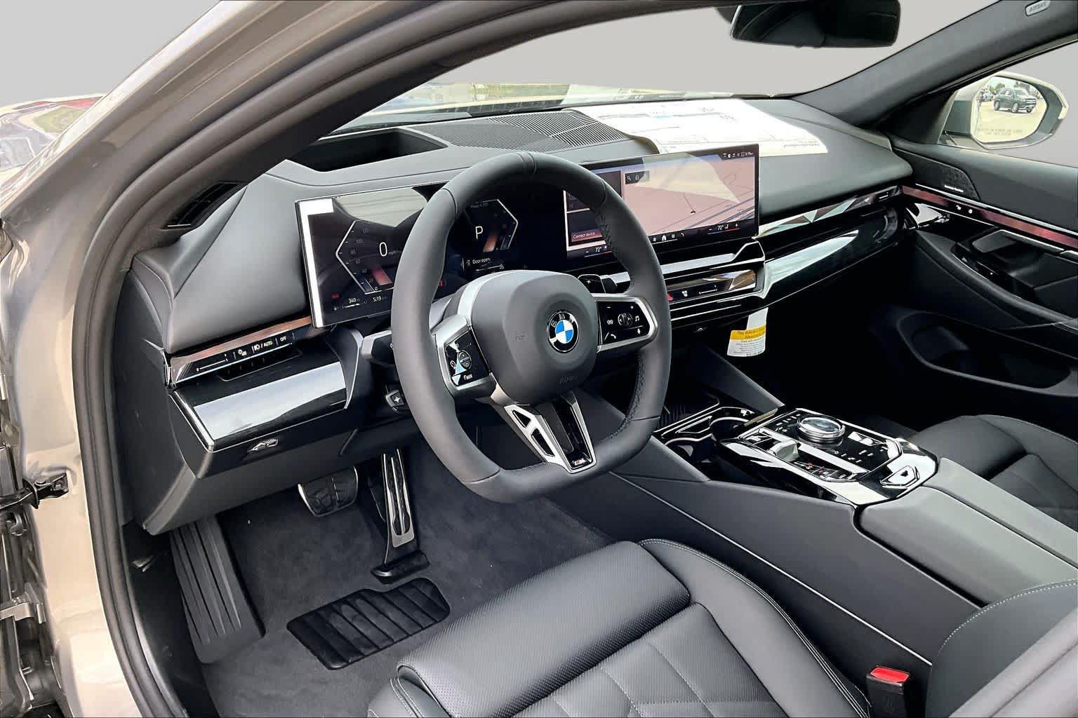 Used 2027 BMW 530i w/ M Sport Package RWD image 8
