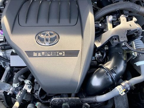 Used 2023 Toyota Highlander XLE FWD image 33