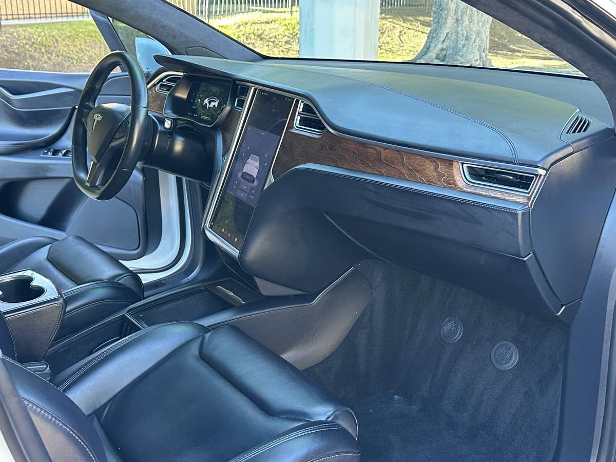 Used 2017 Tesla Model X 75D AWD/4WD image 22