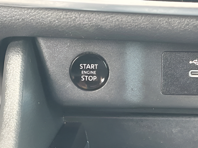 Used 2025 Nissan Rogue SV AWD/4WD image 24