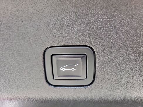 Used 2023 GMC Yukon XL Denali image 21