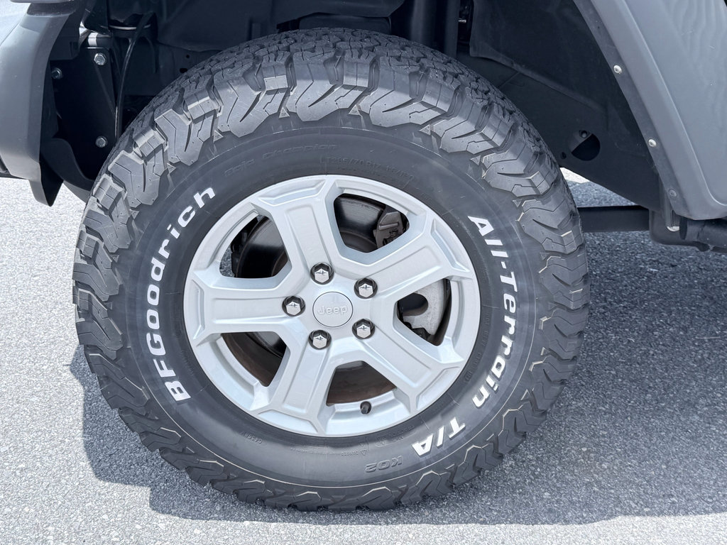 Used 2023 Jeep Wrangler Sport AWD/4WD image 29