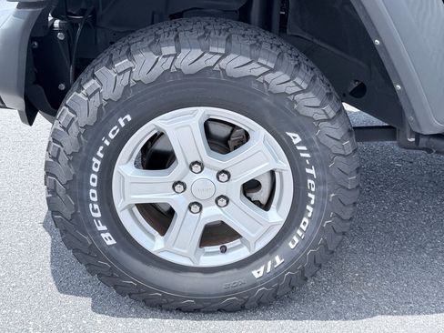 Used 2023 Jeep Wrangler Sport AWD/4WD image 29