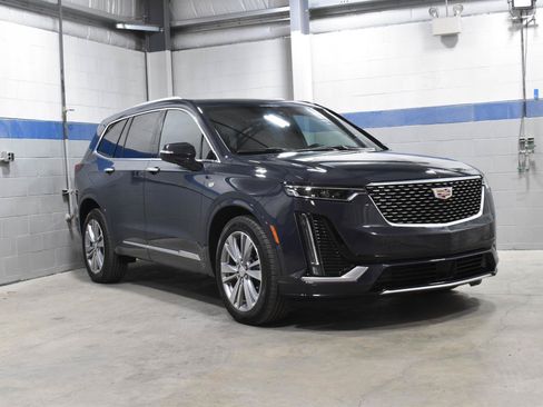 Certified 2024 Cadillac XT6 Premium Luxury w/ Technology Package AWD/4WD image 35