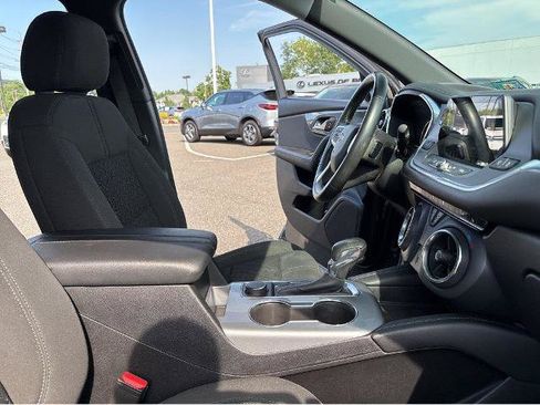 Used 2020 Chevrolet Blazer LT AWD/4WD image 30