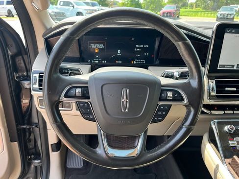 Used 2021 Lincoln Navigator Reserve w/ Luxury Package AWD/4WD image 18