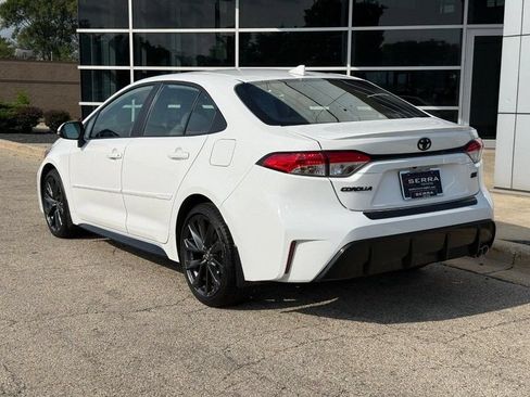 Used 2025 Toyota Corolla SE w/ Convenience Package FWD image 5