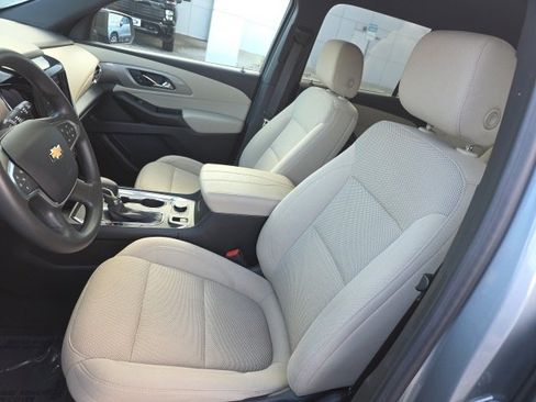 Used 2023 Chevrolet Traverse LS image 24