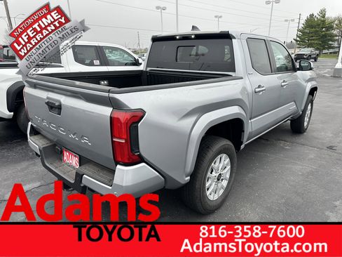 Used 2026 Toyota Tacoma SR5 w/ SR5 Upgrade Package AWD/4WD image 2