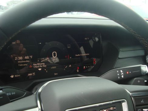 New 2026 GMC Acadia AT4 w/ Luxury Package image 16