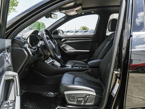 Used 2019 Audi Q3 2.0T Premium Plus w/ Premium Plus Package AWD/4WD image 4