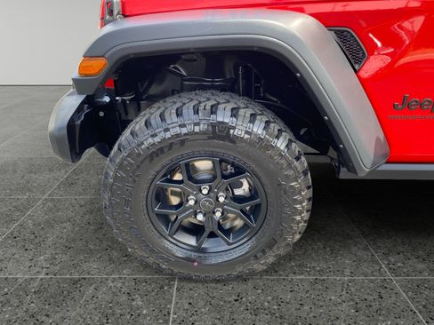 Used 2025 Jeep Wrangler Unlimited Sport AWD/4WD image 14
