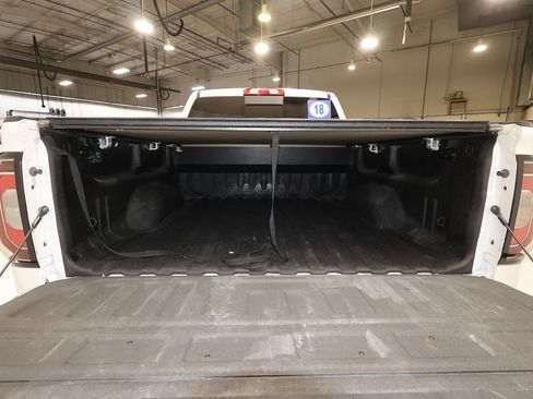 Used 2018 GMC Sierra 1500 SLT w/ SLT Premium Package AWD/4WD image 23