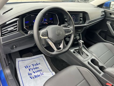 Used 2024 Volkswagen Jetta SE w/ Panoramic Sunroof Package image 14