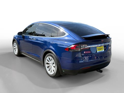 Used 2018 Tesla Model X 100D image 3
