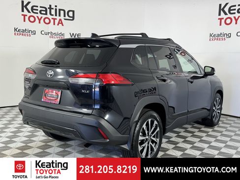 Certified 2025 Toyota Corolla Cross XLE image 5