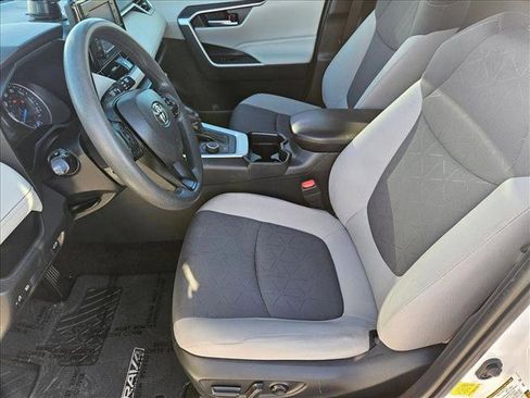 Used 2020 Toyota RAV4 XLE image 14