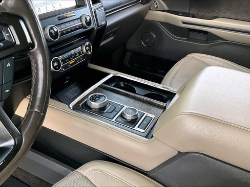 Used 2018 Ford Expedition Limited AWD/4WD image 17