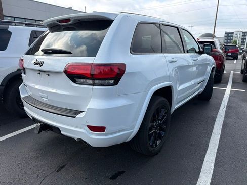 Used 2021 Jeep Grand Cherokee Laredo X AWD/4WD image 3
