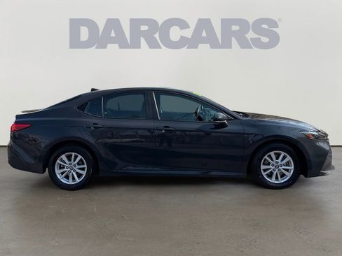 Used 2025 Toyota Camry LE image 8