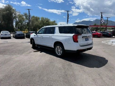 Used 2023 GMC Yukon XL SLT AWD/4WD image 18