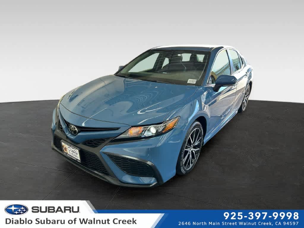 Used 2024 Toyota Camry SE w/ Convenience Package FWD image 1