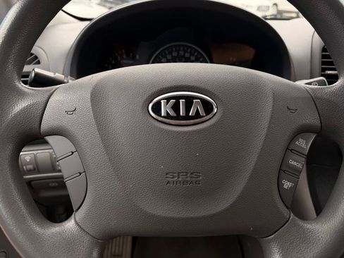Used 2007 Kia Sedona LX FWD image 11