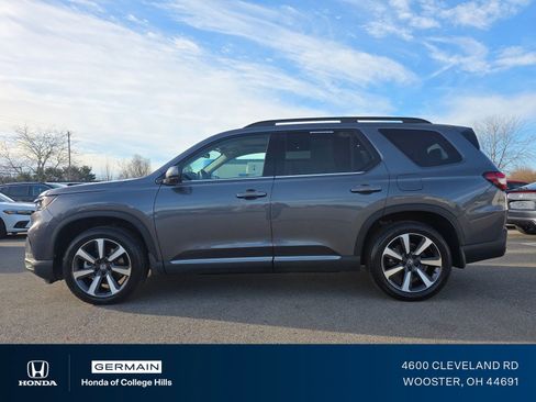 Certified 2025 Honda Pilot Touring image 15