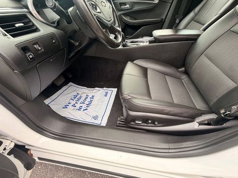Used 2018 Chevrolet Impala LT FWD image 12