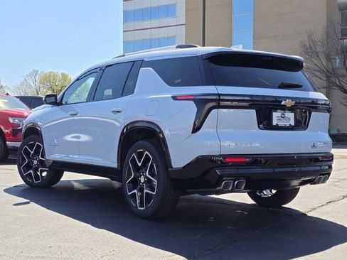 New 2026 Chevrolet Traverse High Country w/ LPO, Floor Liner Package FWD image 10