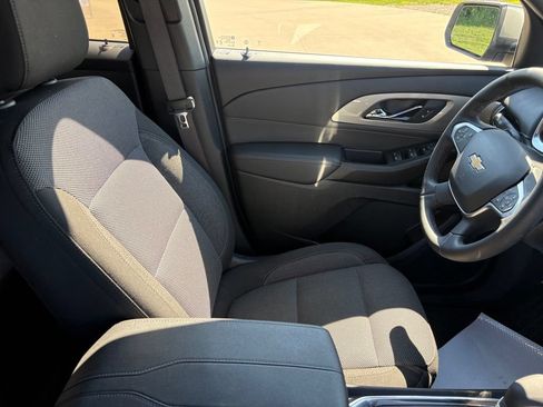 Used 2023 Chevrolet Traverse LT FWD image 31