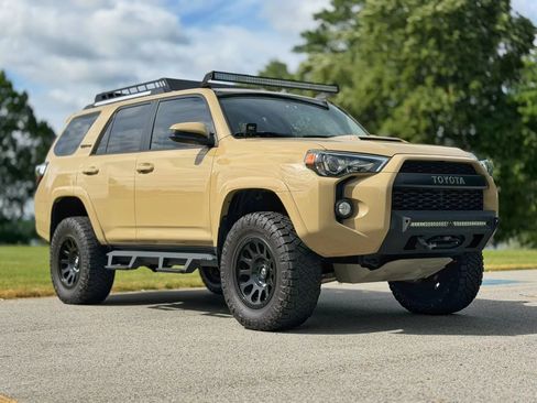 Used 2016 Toyota 4Runner TRD Pro AWD/4WD image 9