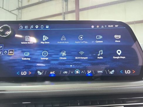 Used 2025 Chevrolet Traverse LT FWD image 29