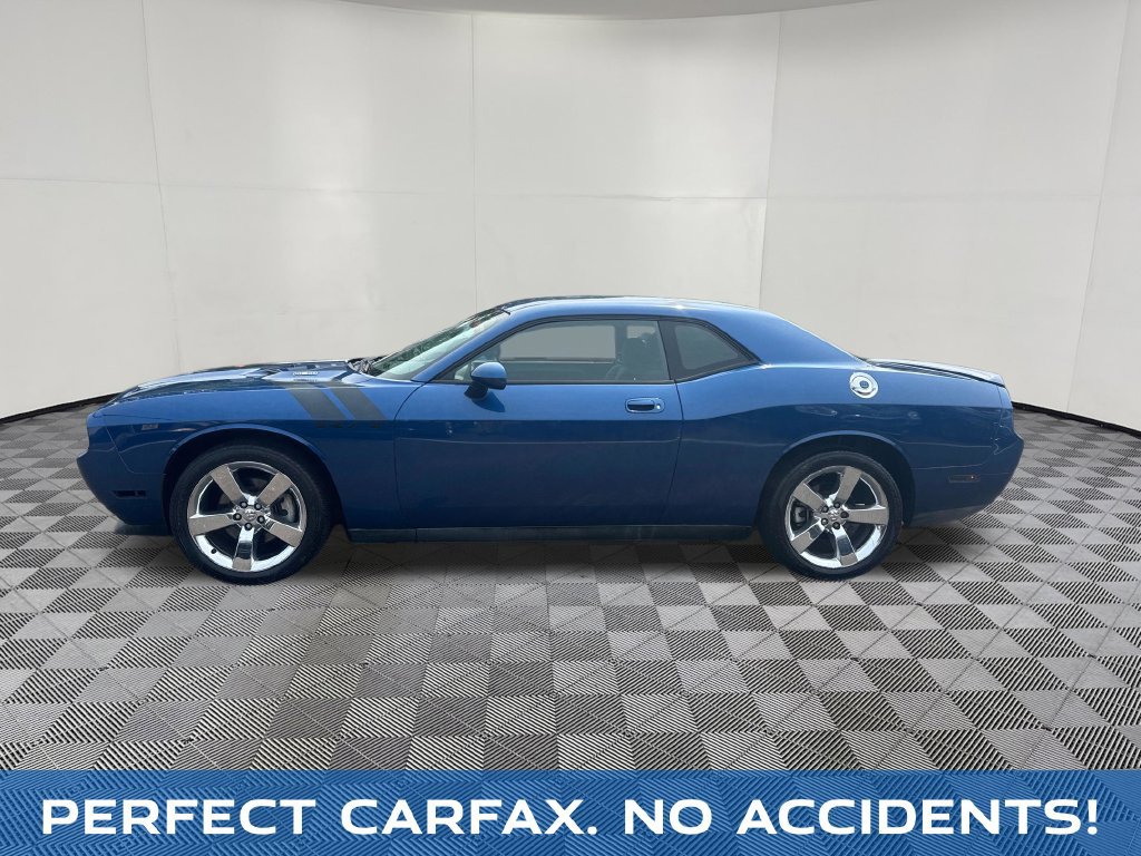 Used 2009 Dodge Challenger R/T RWD image 3