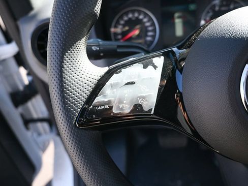 Used 2025 Mercedes-Benz Sprinter 2500 image 9