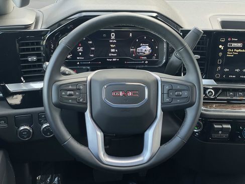Used 2025 GMC Sierra 1500 SLE w/ Preferred Package image 10