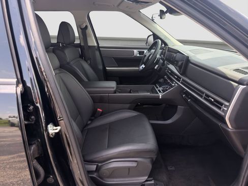 Used 2024 Hyundai Santa Fe SEL FWD image 18