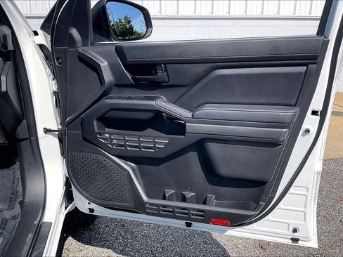 Used 2025 Toyota Tacoma SR5 RWD image 28